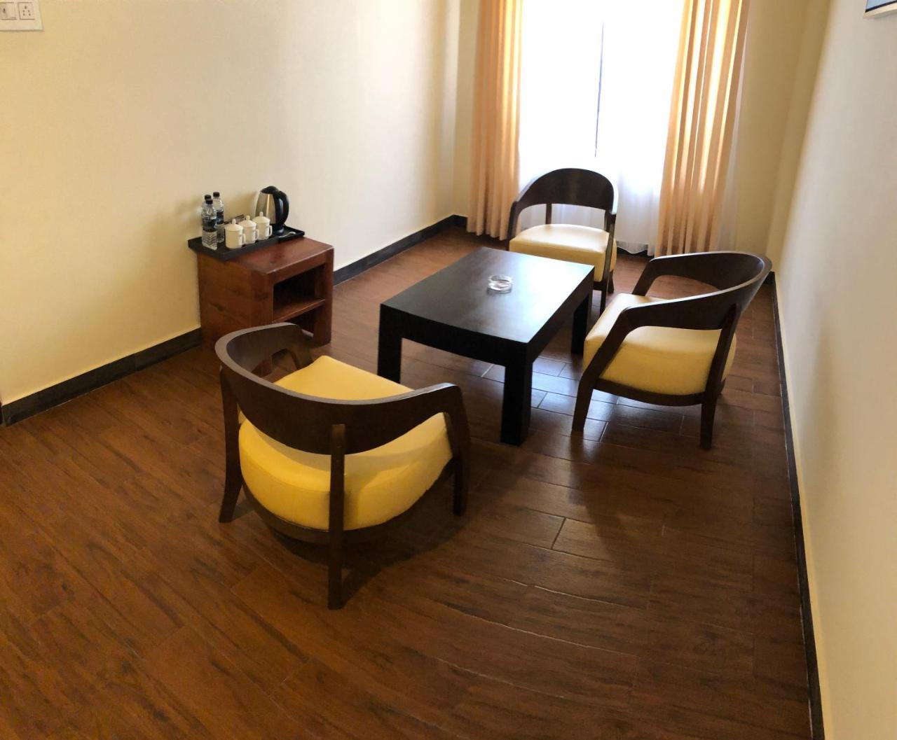 Legphel Hotel 푼촐링 외부 사진