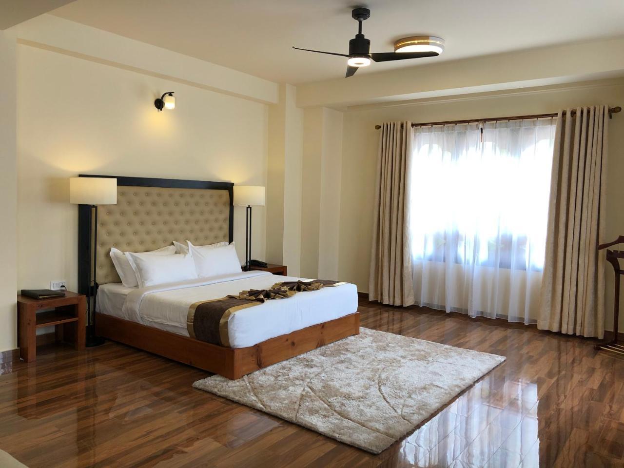 Legphel Hotel 푼촐링 외부 사진
