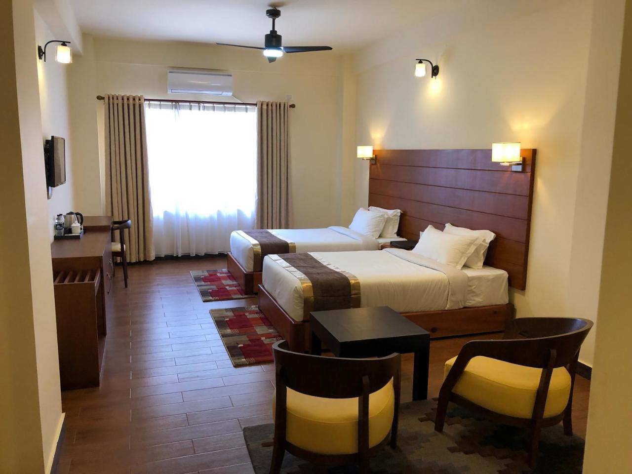 Legphel Hotel 푼촐링 외부 사진