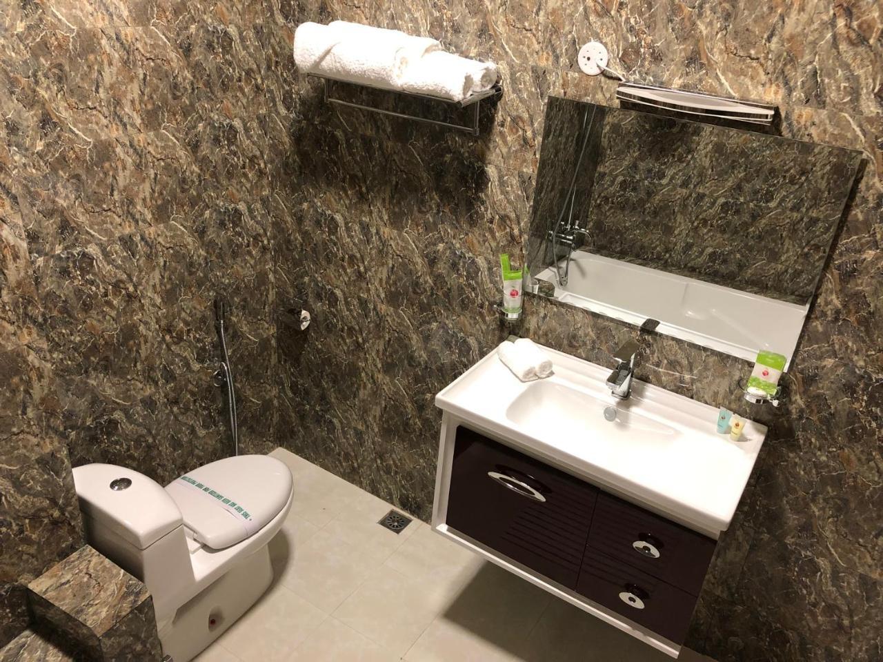 Legphel Hotel 푼촐링 외부 사진