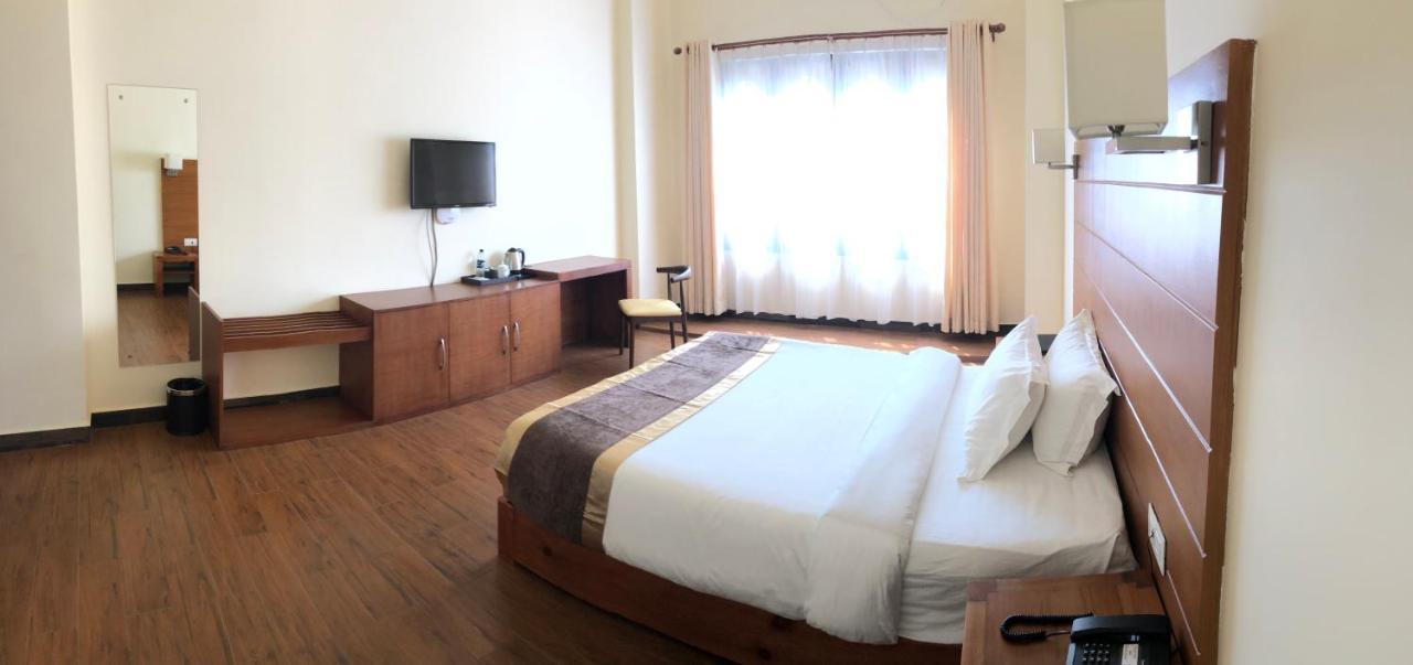 Legphel Hotel 푼촐링 외부 사진