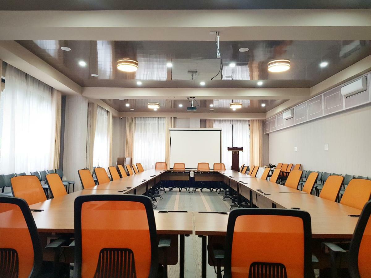 Legphel Hotel 푼촐링 외부 사진